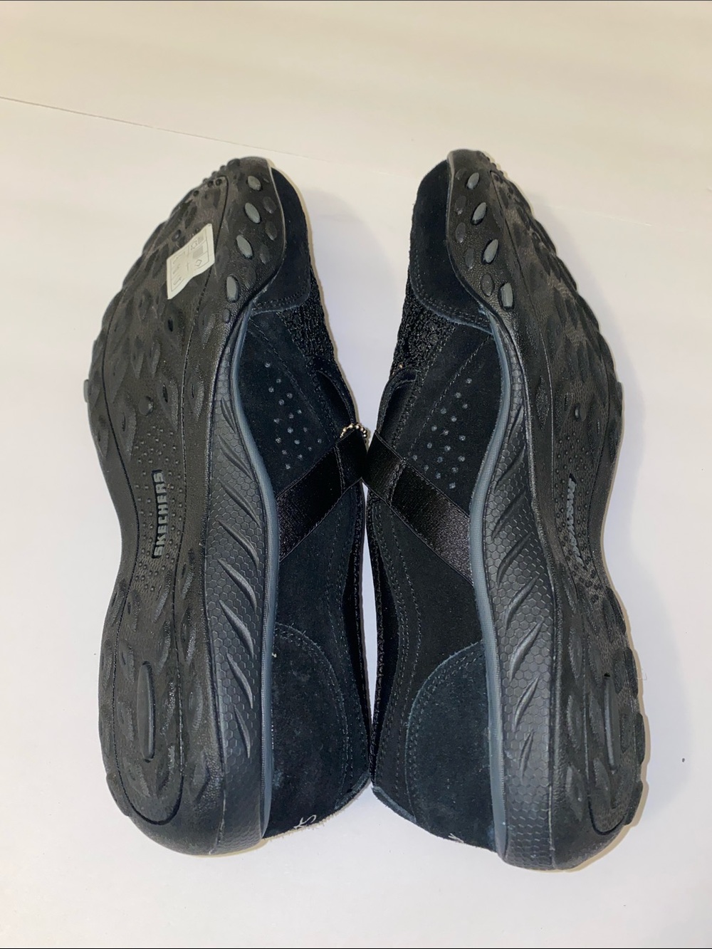 Skechers Slip On Black Shoes Size 10 - Picture 3 of 4